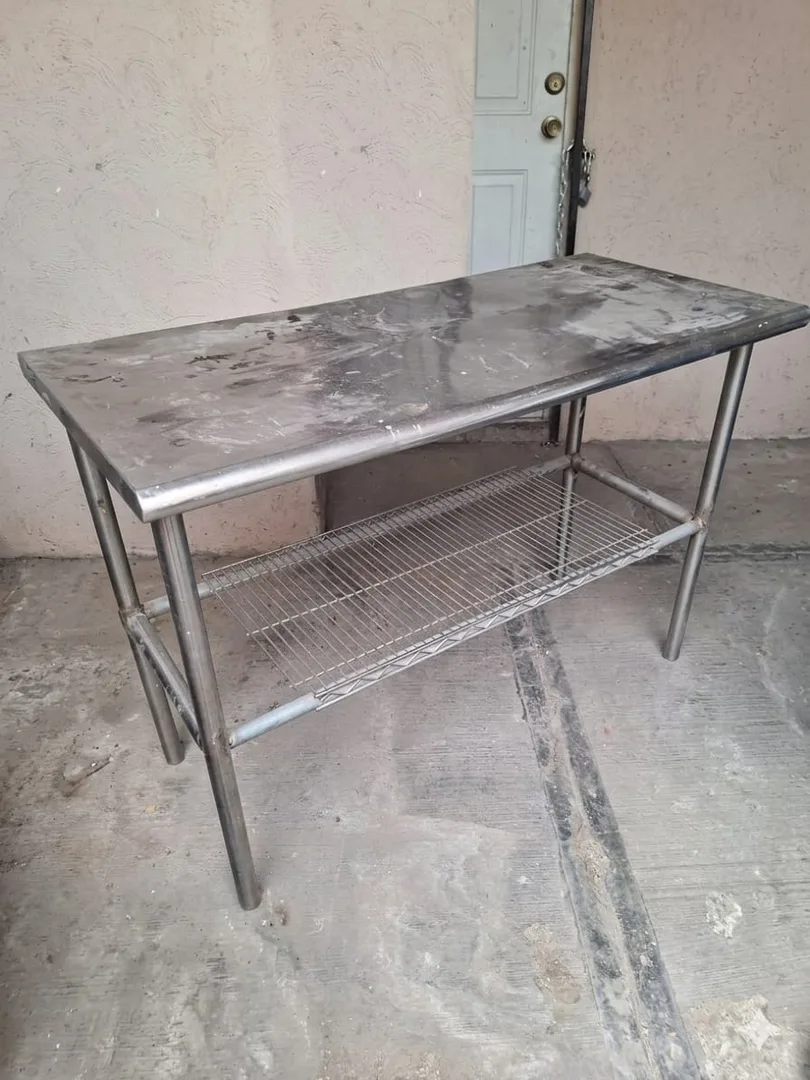 Mesa de acero inoxidable